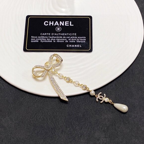 Chanel brooch - Picture 3 of 4